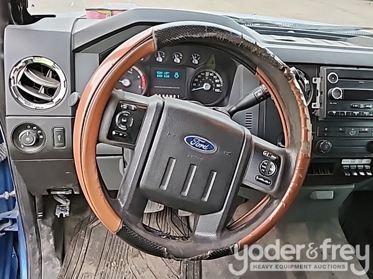 2014-ford-f550-xl-image-32