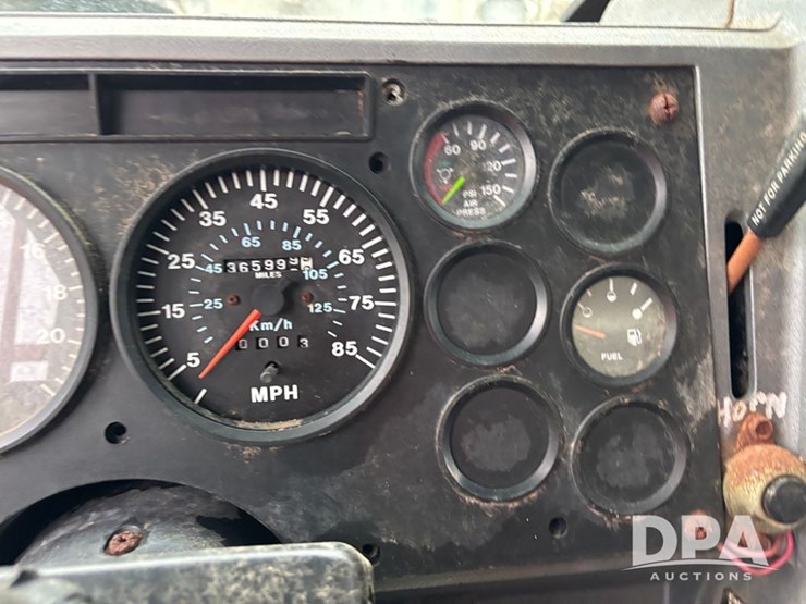 1996-mack-ch613-image-53
