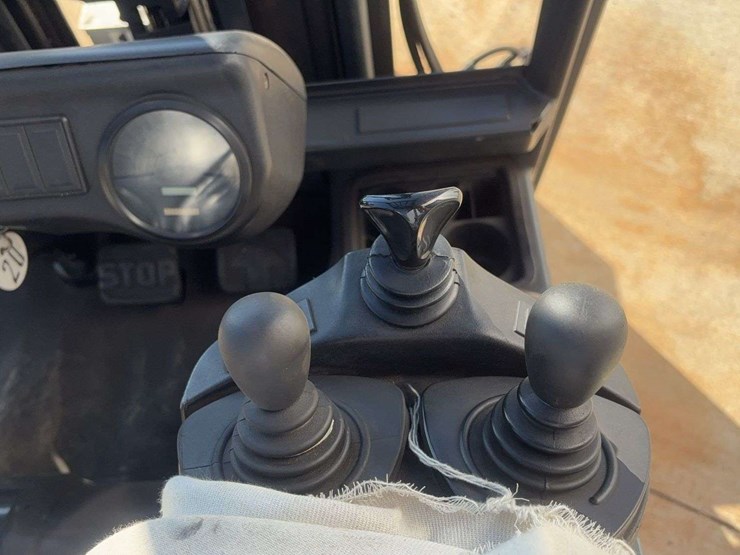 linde-e18c-02-forklift-image-16
