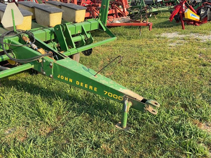 john-deere-7000-image-3