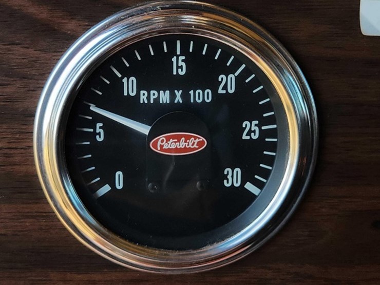 year:-1986-make:-peterbilt-model:-359-vehicle-type:-truck-mileage:-showing-335,508-drive-line:-6x4-image-58