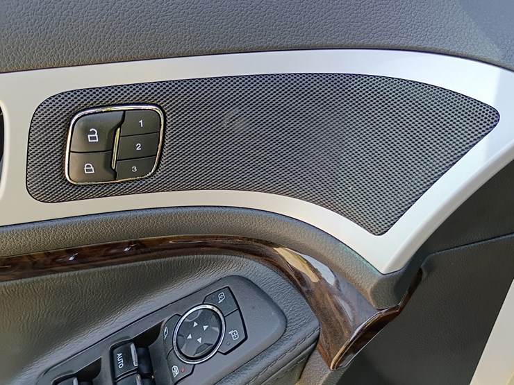 2013-ford-explorer-image-80