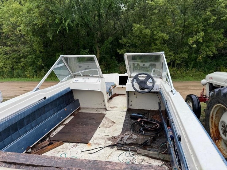 1972-glastron-v156-boat-with-trailer-image-9