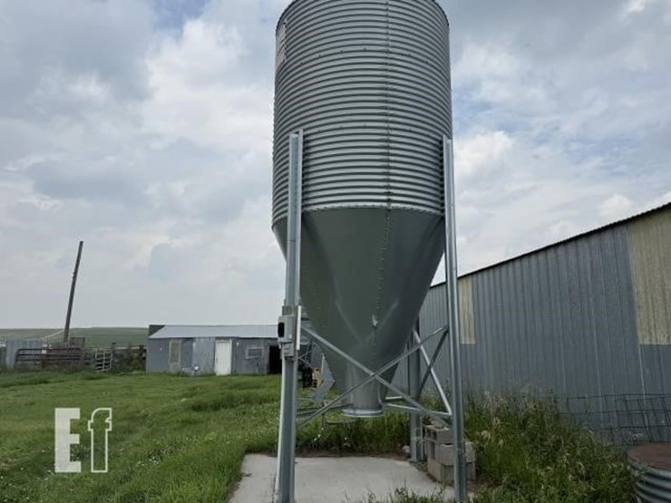 farmer-boy-ag-system-hopper-bin-(2)-32-image-3