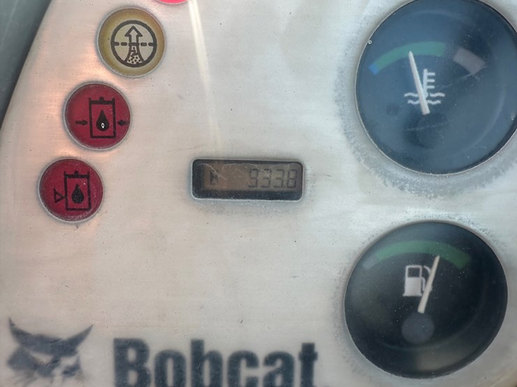 2009-bobcat-442e-image-14