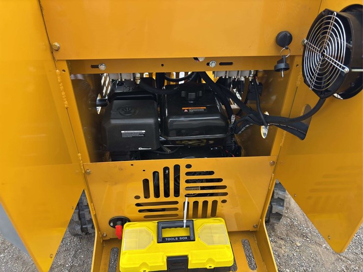 sdll30-stand-on-skid-loader-image-7