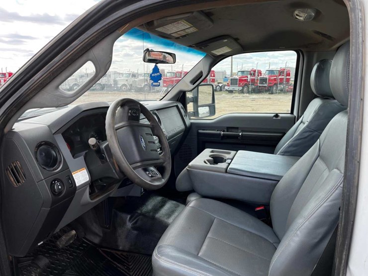 2015-ford-f550-image-16