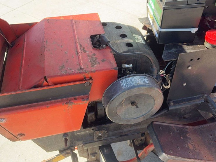ariens-s14g-lawn-tractor-image-10