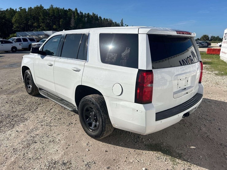 2016-chevrolet-tahoe-image-4