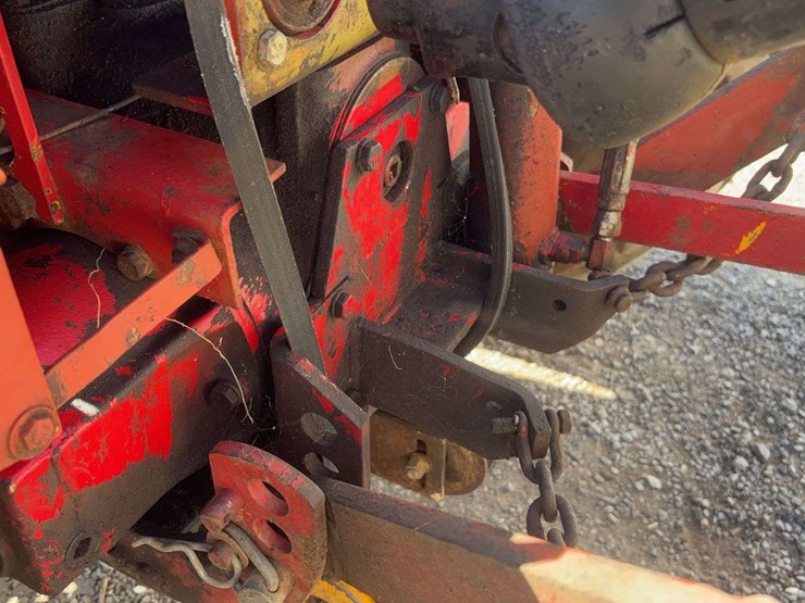 interntional-184-2wd-tractor-image-17