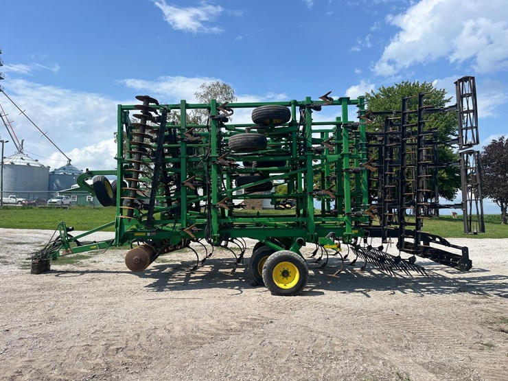 john-deere-2310-image-7