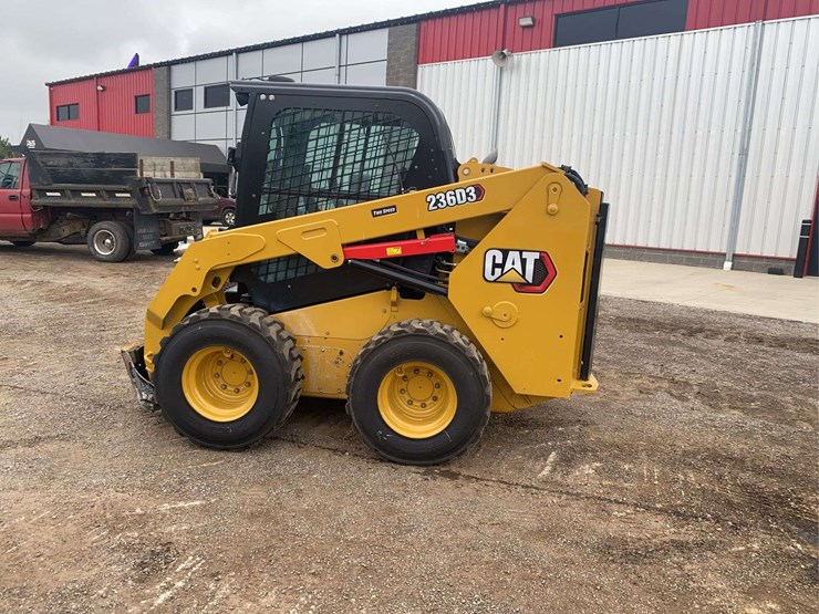 2023-caterpillar-236d3-image-6