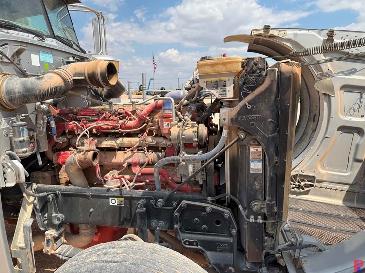 2013-peterbilt-388-image-18