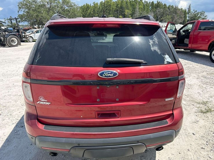 2014-ford-explorer-image-28