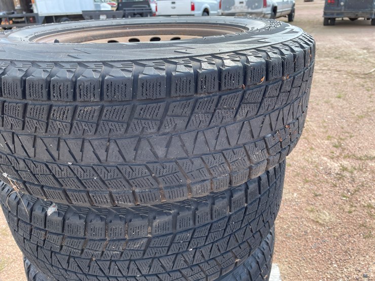 #4753-•-set-of-(4)-tires-on-rims-image-8