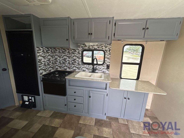 coleman-274bh-lantern-edition-travel-trailer-image-11