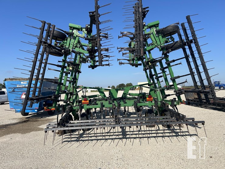 2004-john-deere-2210-image-10