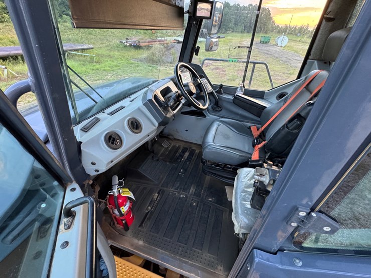 2022-deere-410e-image-10