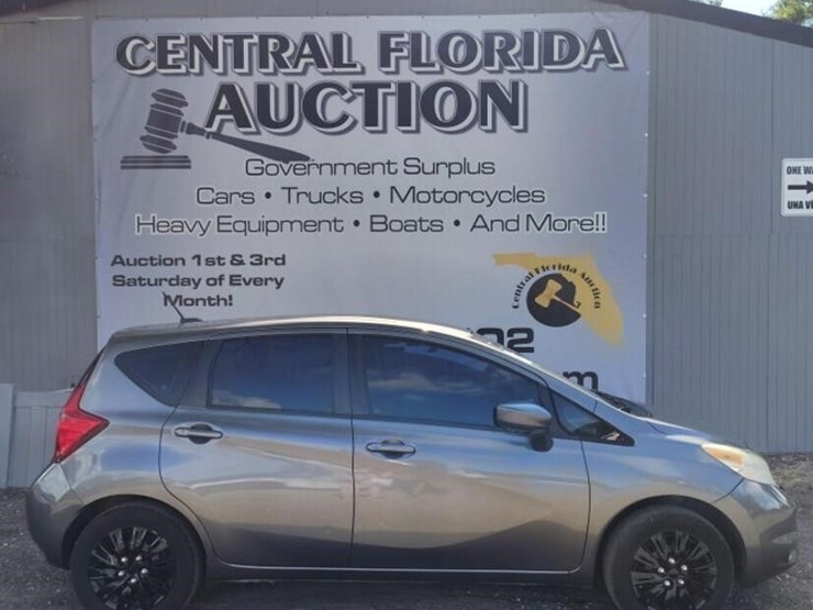 2016-nissan-versa-note-runs/moves-s-image-1