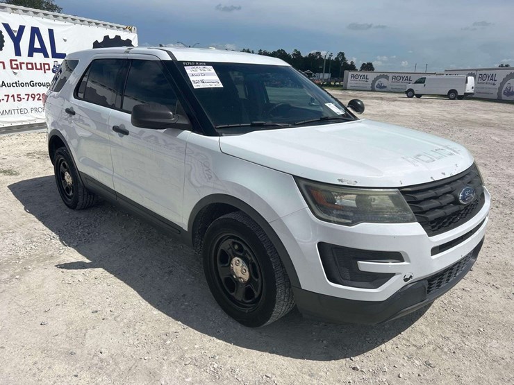 2017-ford-explorer-image-2