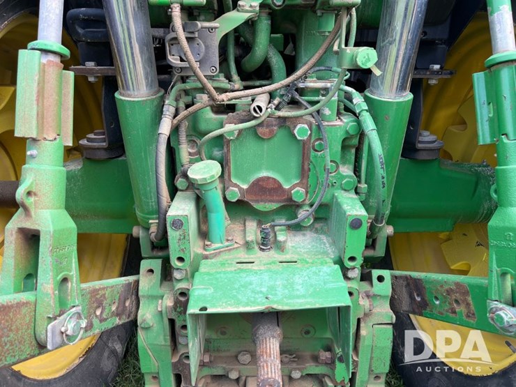 2014-john-deere-6140r-image-36