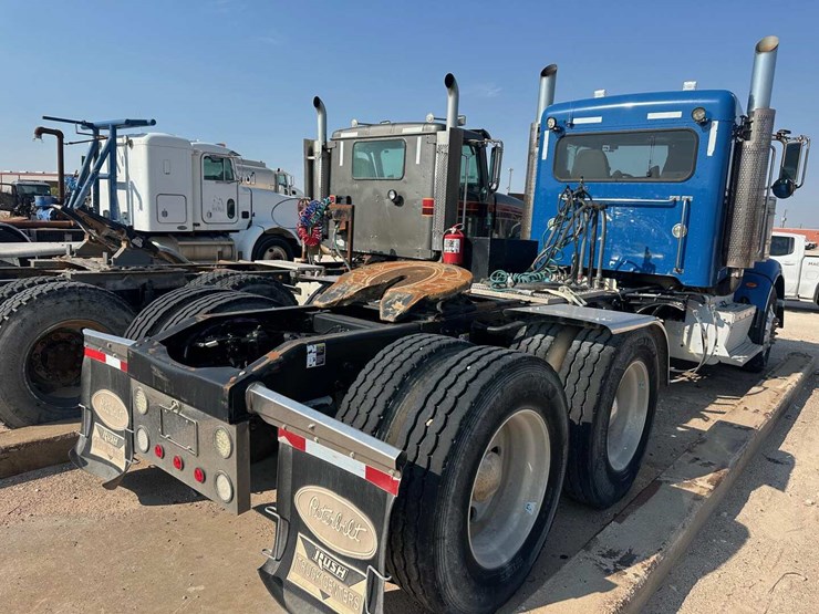 peterbilt-367-image-4