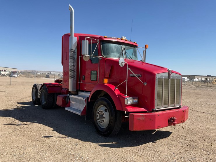 2011-kenworth-t800-image-8