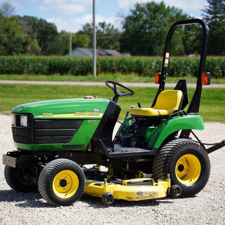 2003 JOHN DEERE 2210