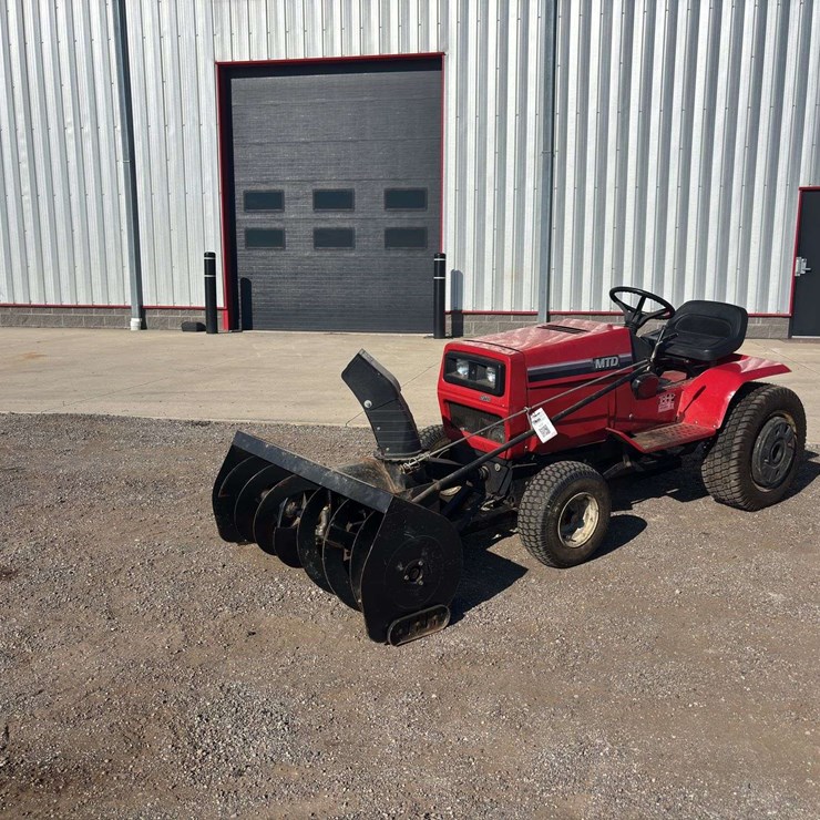 MTD Lawn Tractor
