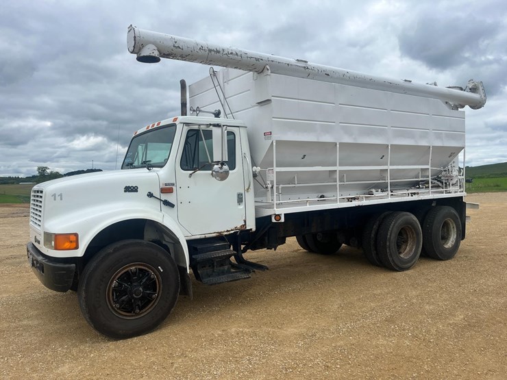 international-4900-image-2