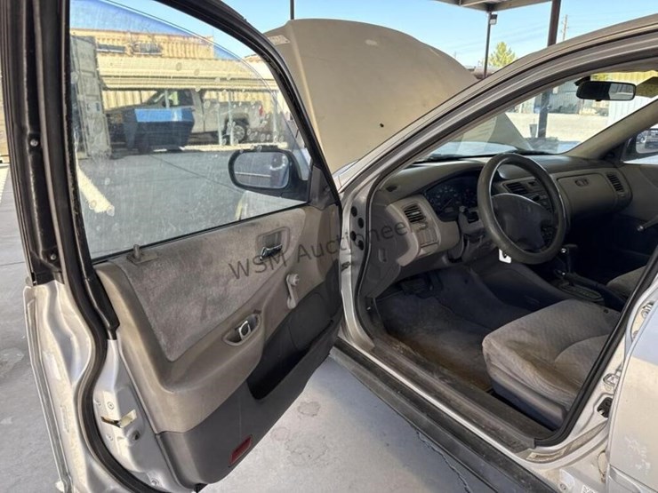 2001-honda-accord-sdn-image-22
