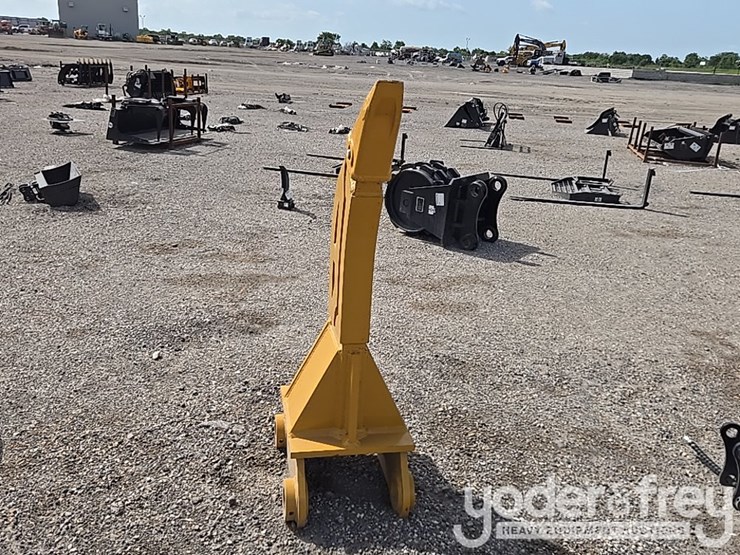 caterpillar-320-image-5