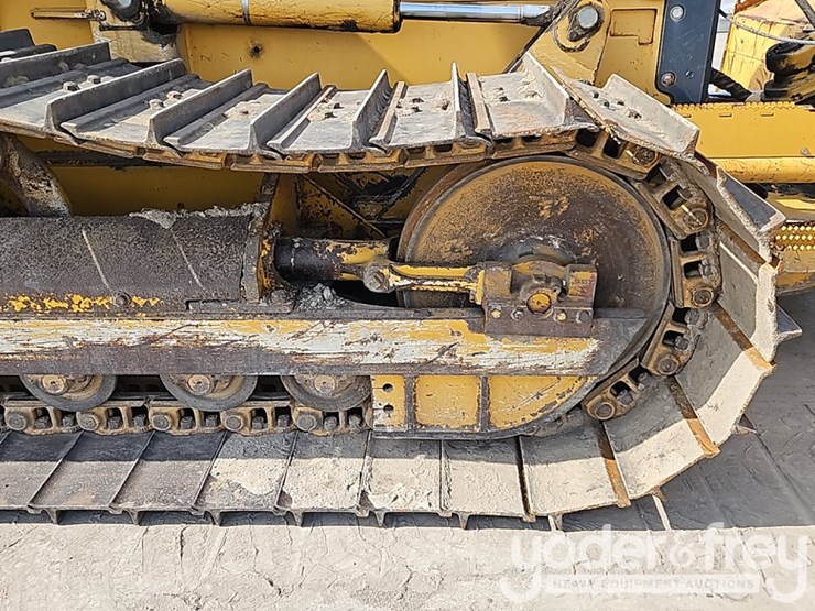 2015-deere-450j-image-12