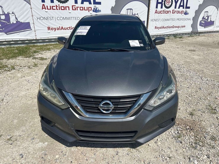 2016-nissan-altima-2.5-sedan-image-22