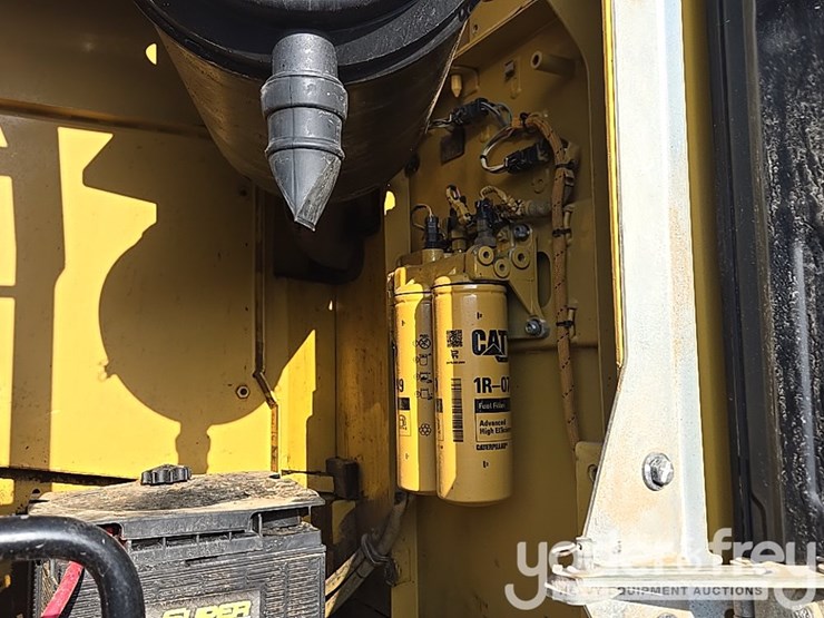 2015-caterpillar-336-f-image-47