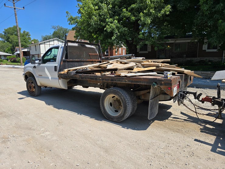 2004-ford-f550-image-16
