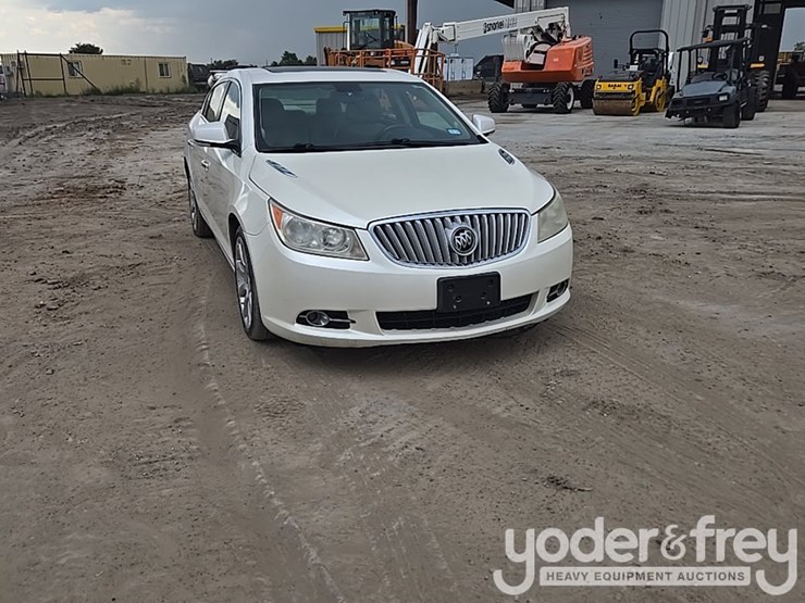 2010-buick-lacrosse-cxs-image-51