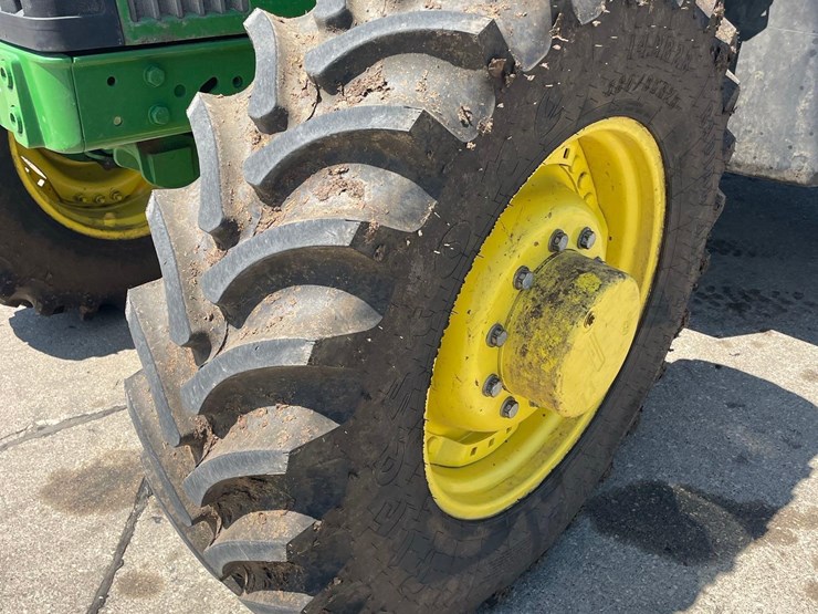 john-deere-7210-image-7