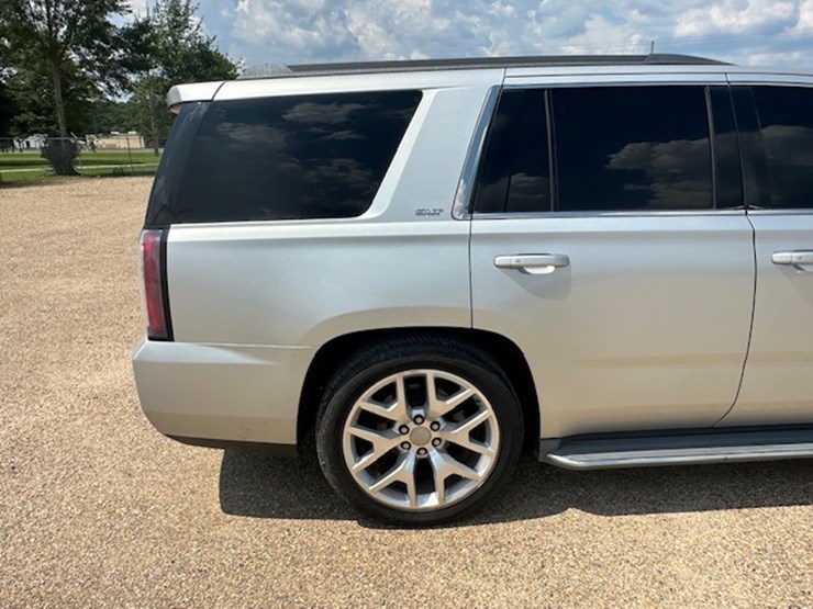 2015-gmc-yukon-image-26