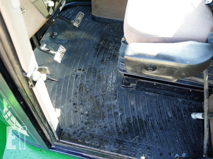 1990-john-deere-8760-image-34
