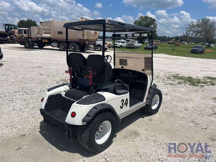 ez-go-textron-electric-golf-cart-image-3