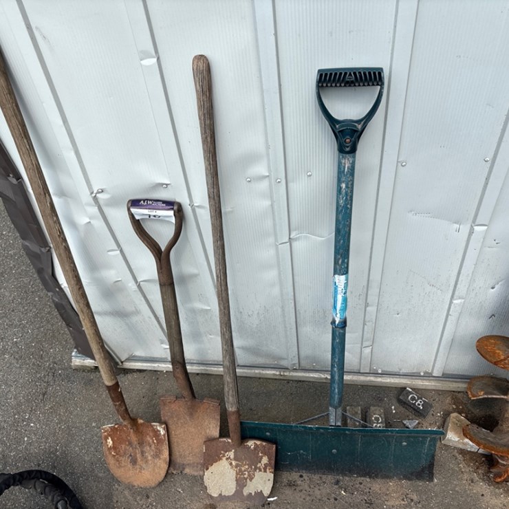 A Group of (4) Ass't Shovels