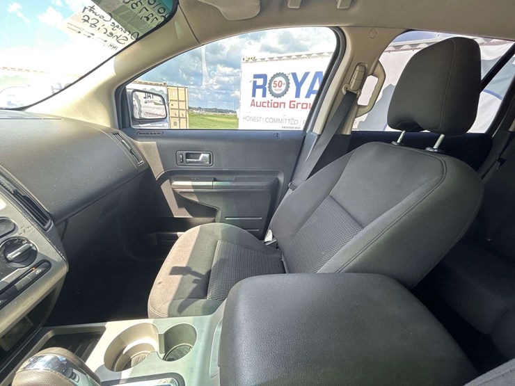 2010-ford-edge-se-image-18