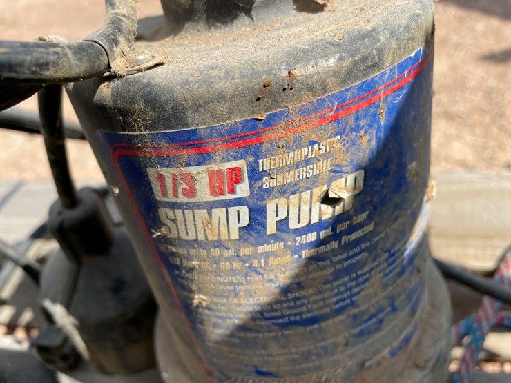#4742-•-various-sump-pumps-and-vacuums-image-11