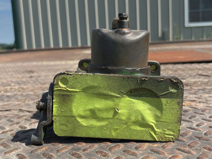 marvel-schebler-81-carburetor-image-12