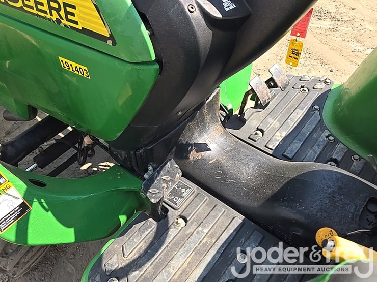 2009-john-deere-3038e-image-43
