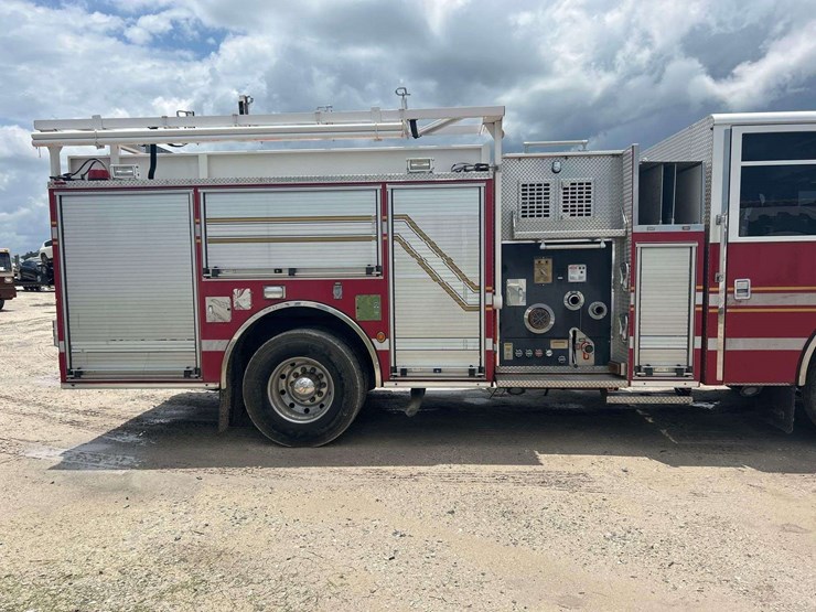 2003-pierce-tilt-cab-fire-truck-image-16
