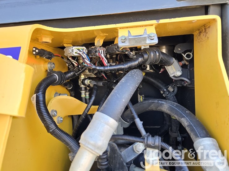 2023-komatsu-d61pxi-24-image-41