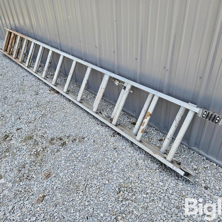 Werner 28' Aluminum Extension Ladder