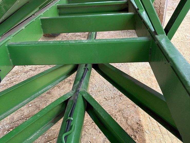 1996-demco-525bu-gravity-wagon-image-16